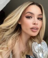 Amanda, 22