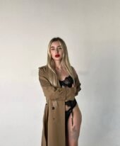 Alice, 20