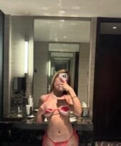 Tina Dolores, 25