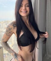 Liz, 29