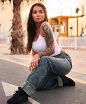 Злата, 24